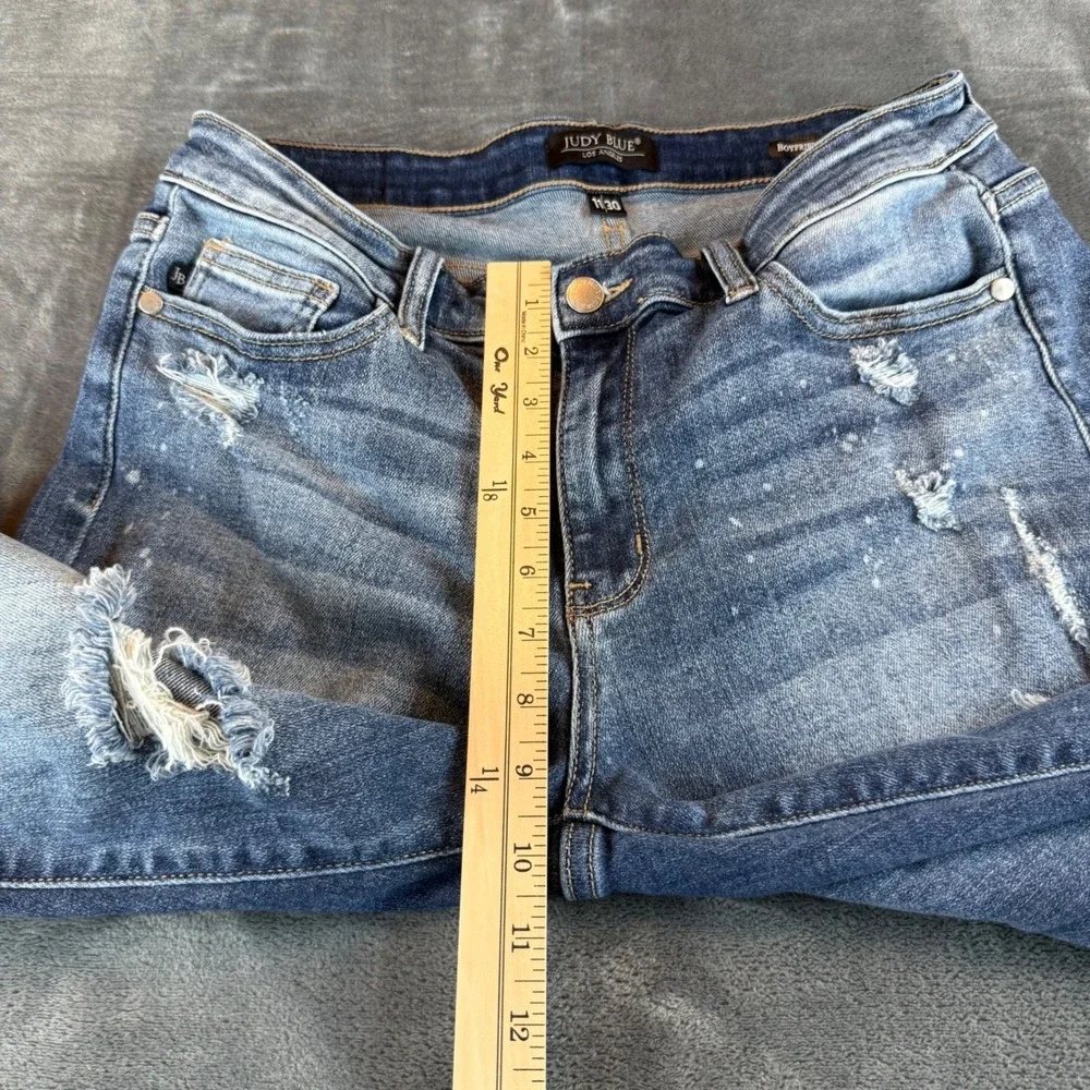 Judy Blue Women's Jeans Boyfriend Fit Size 11/30 Distressed‎ Mid Rise